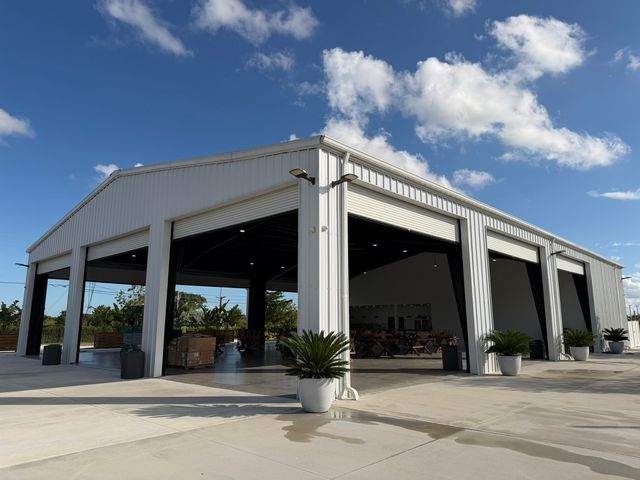 Featured photo from Indoor Marketplace