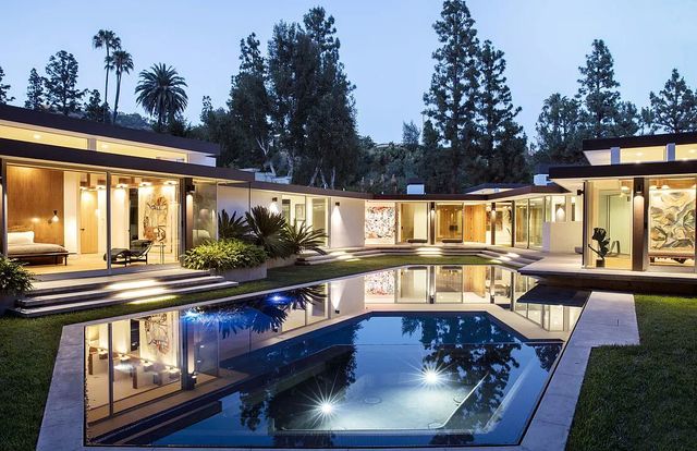 Featured photo from The Loma Five