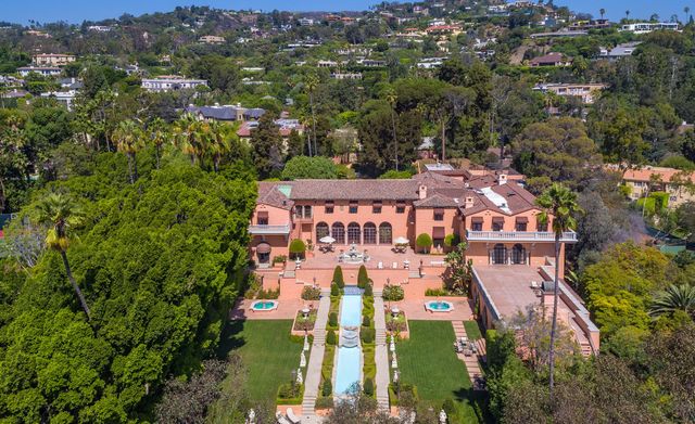 Featured photo from The Beverly Three