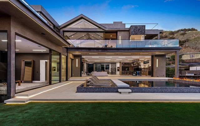 Featured photo from The Crescent Six