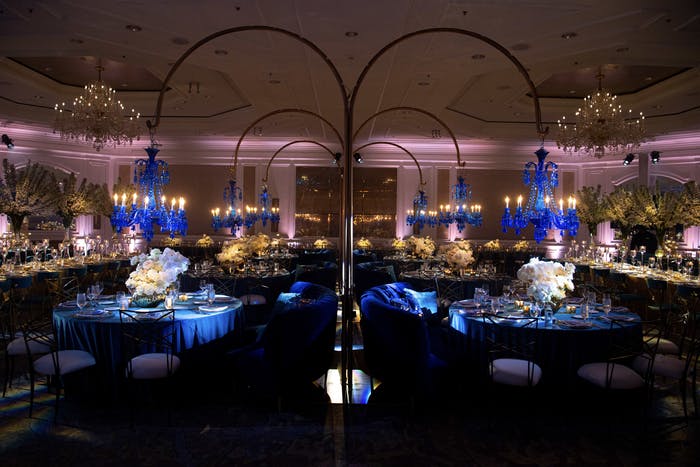 arches are in the middle with tables on either side