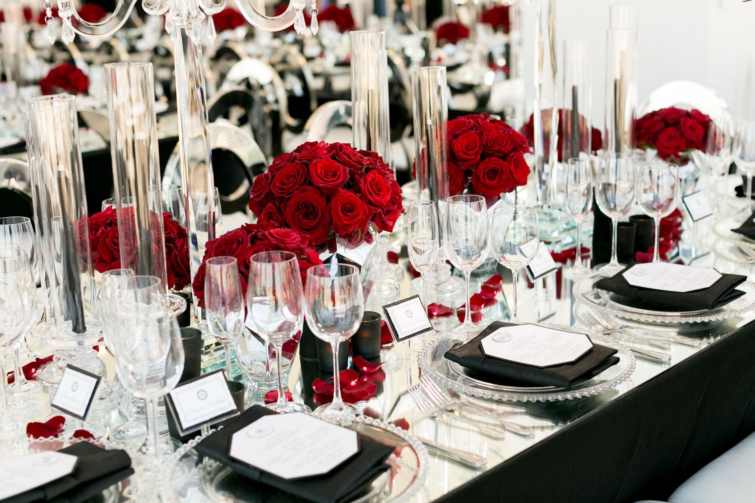 7 Rose Wedding Centerpiece Ideas [Photos] - PartySlate, image size:1500x1000
