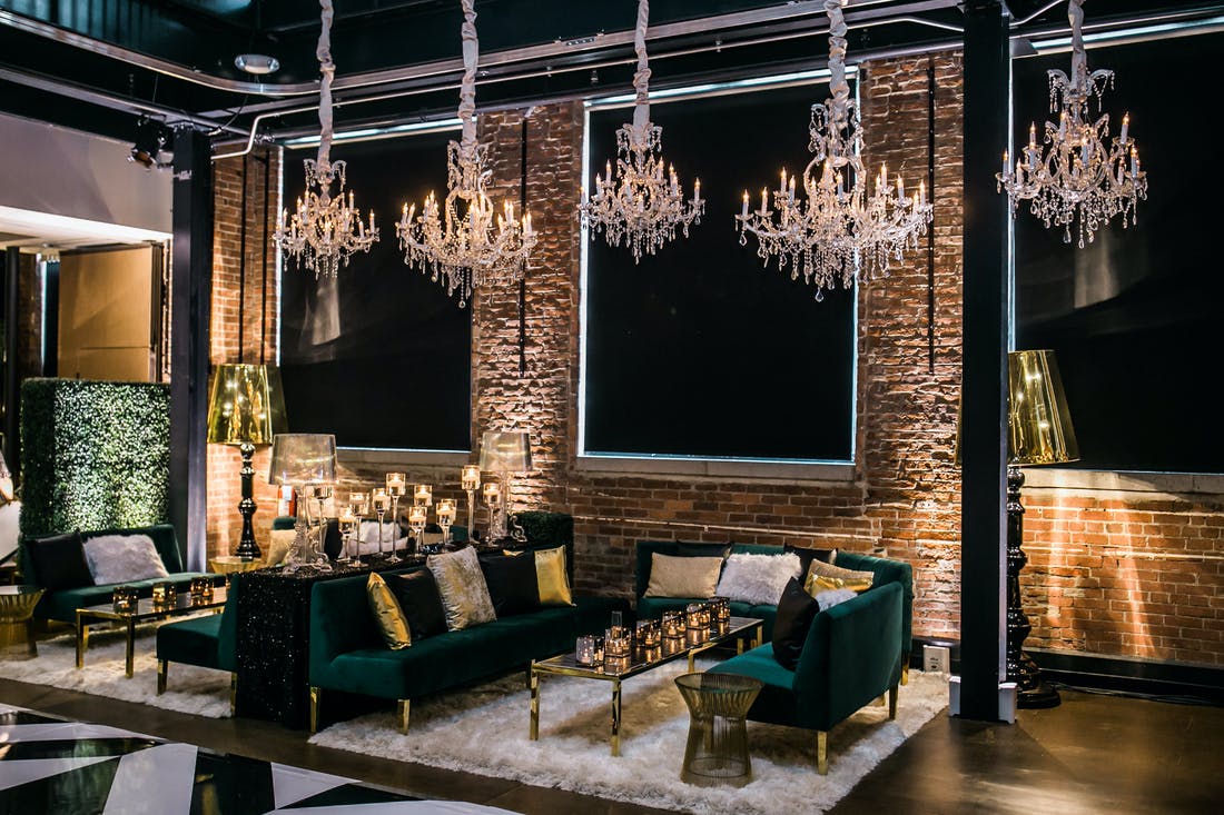 Green and Gold 1920s inspired theme wedding | PartySlate