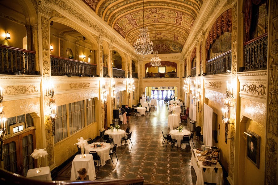 Vintage Chicago hotel for a Gatsby theme wedding | PartySlate
