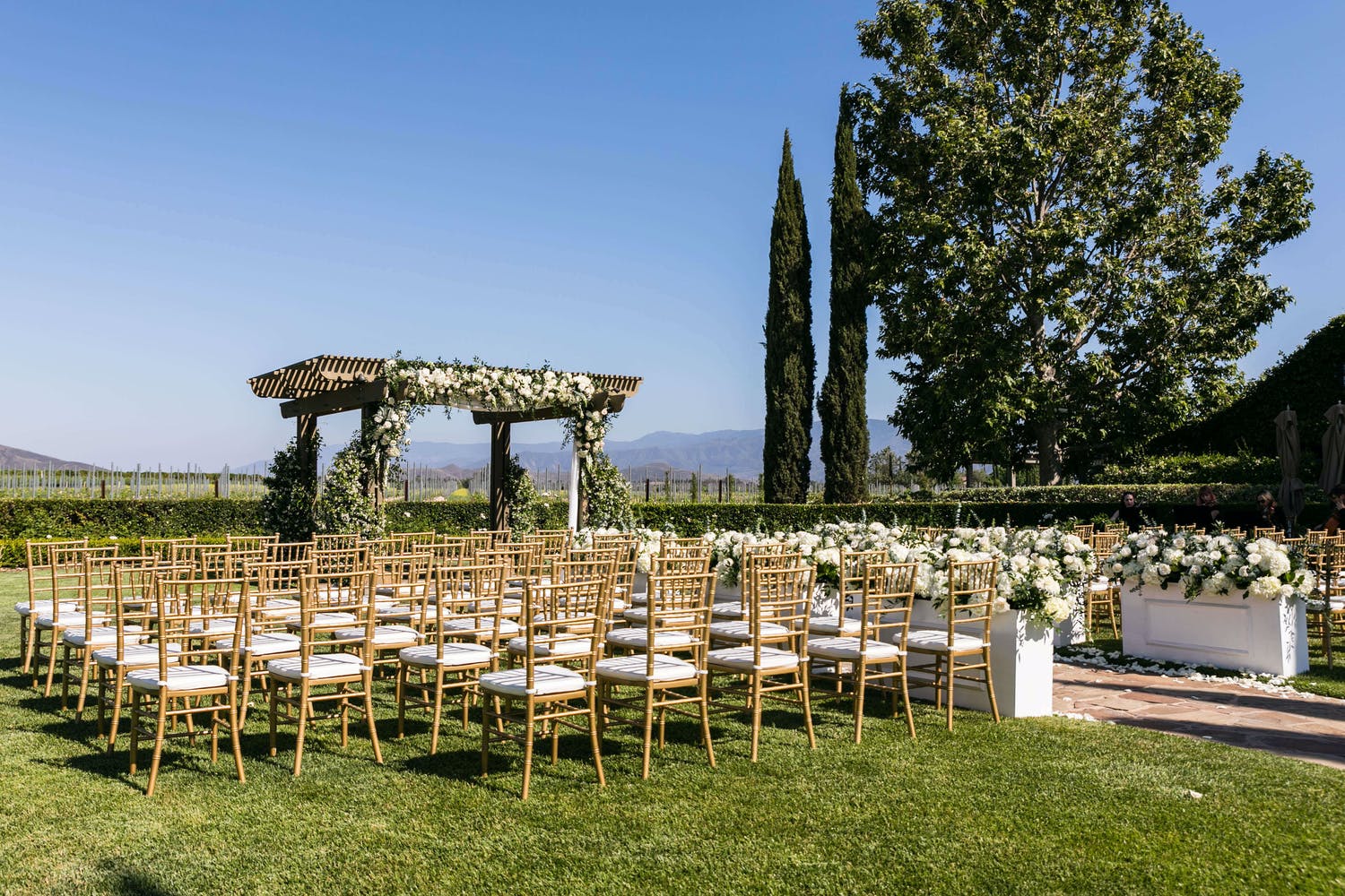 Outdoor wedding at Ponte Winery | PartySlate