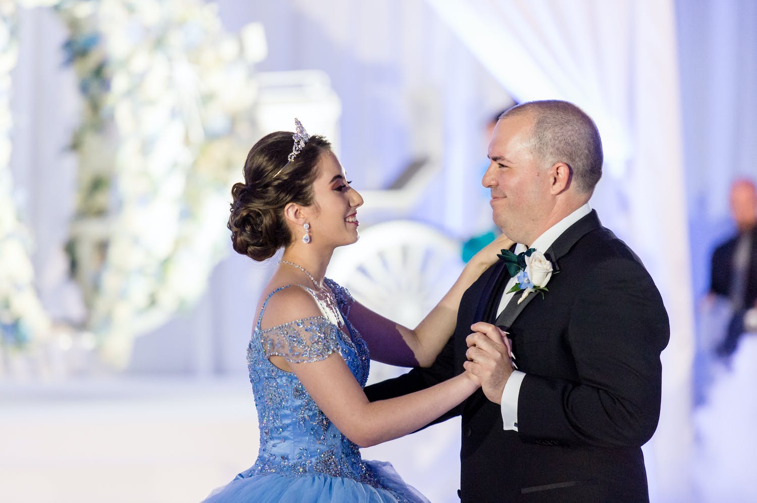 Father and daughter dance at Cinderella-themed quinceañera | PartySlate