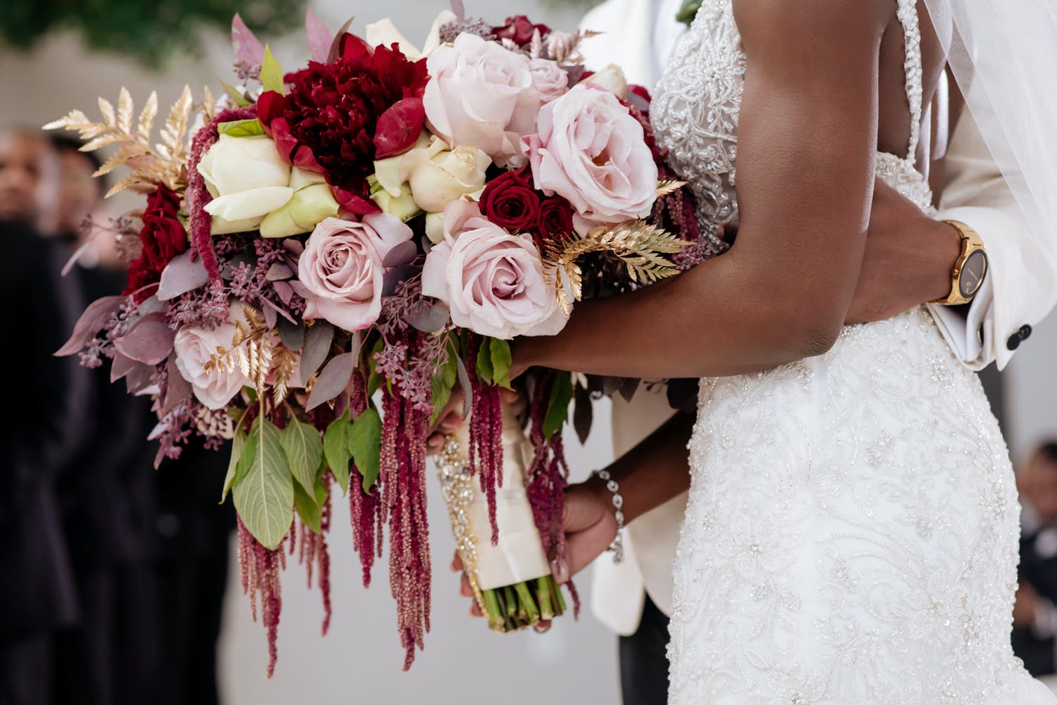 12 Festive Fall Wedding Decorations & Designs You'll Love - PartySlate 12 Festive Fall Wedding Decorations & Designs You'll Love - PartySlate