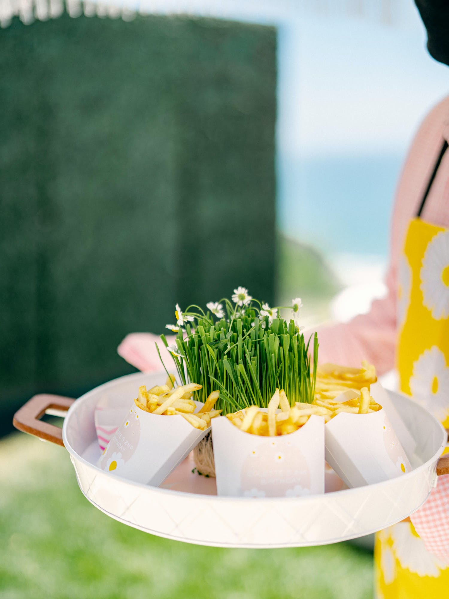 Daisy Themed Birthday Party With Fresh Spring Florals and Catering | PartySlate