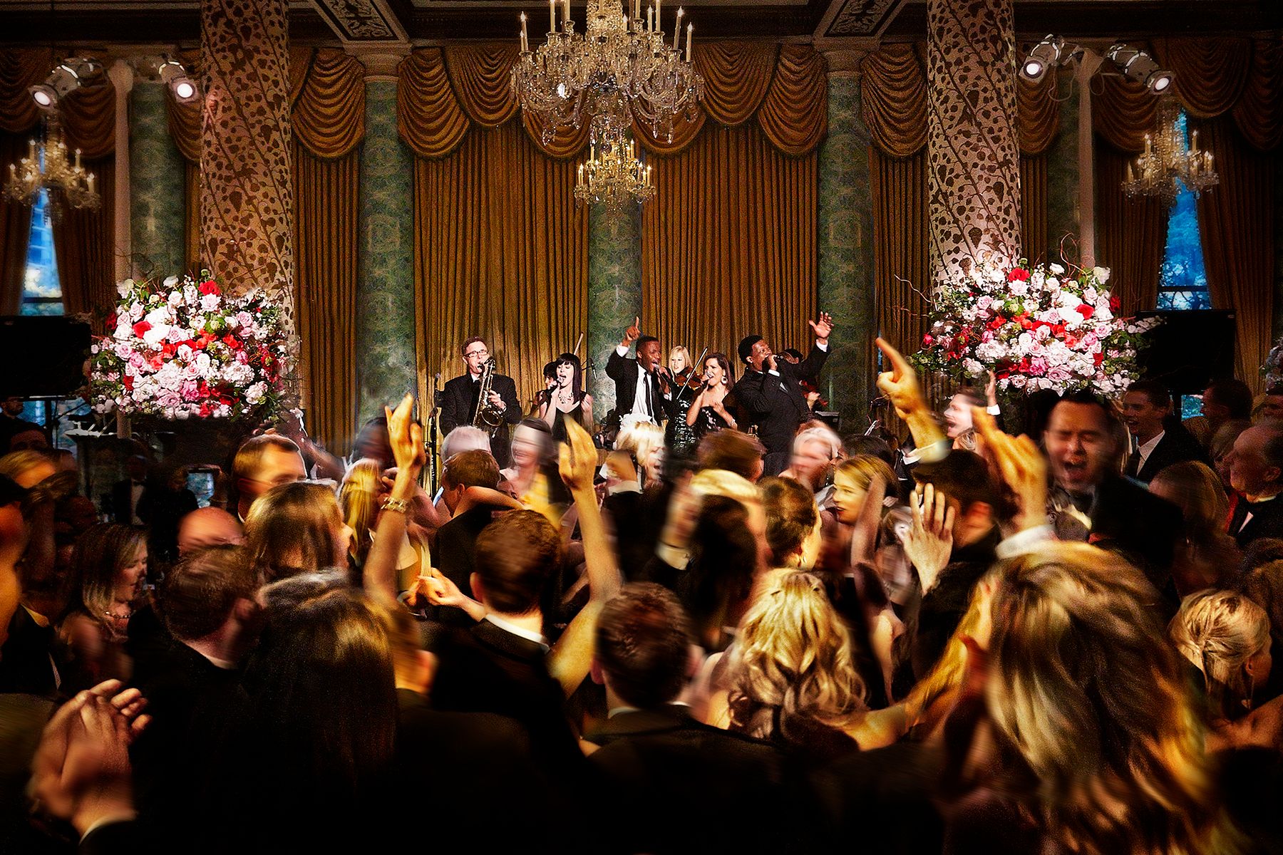 How to Choose a Wedding Band: 8 Tips From a Top Bandleader - PartySlate