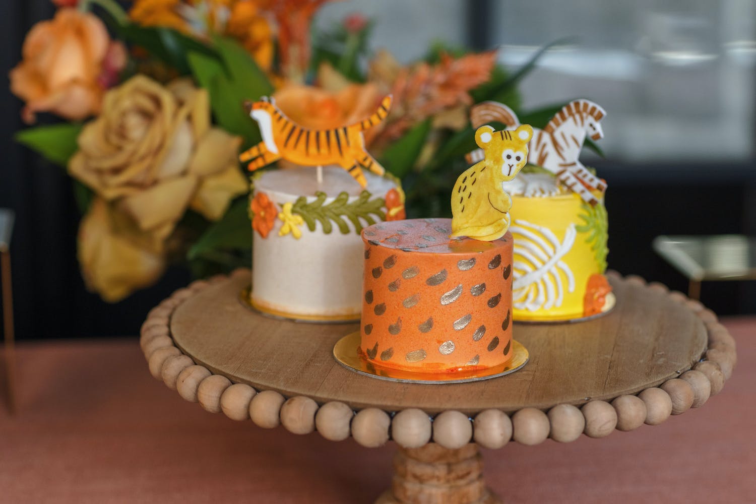 Mini jungle theme baby shower cakes | PartySlate