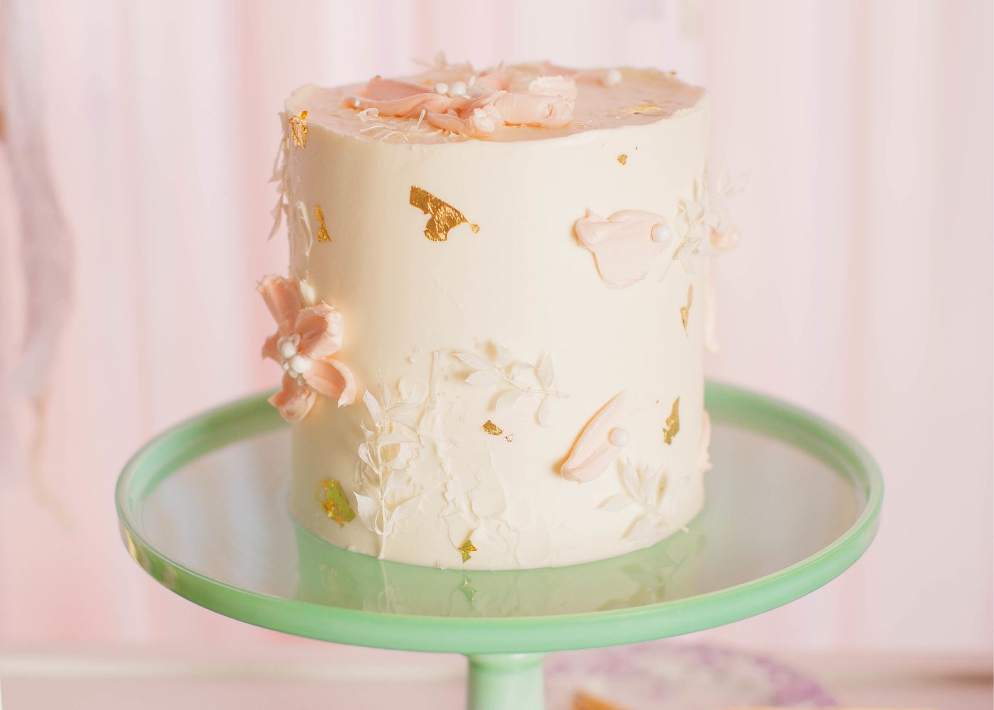Floral detailed cake