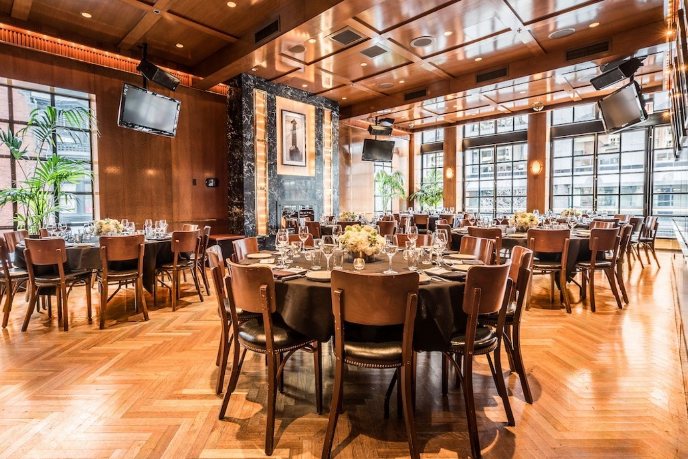 Fireplace Room at LuxBar Chicago | PartySlate