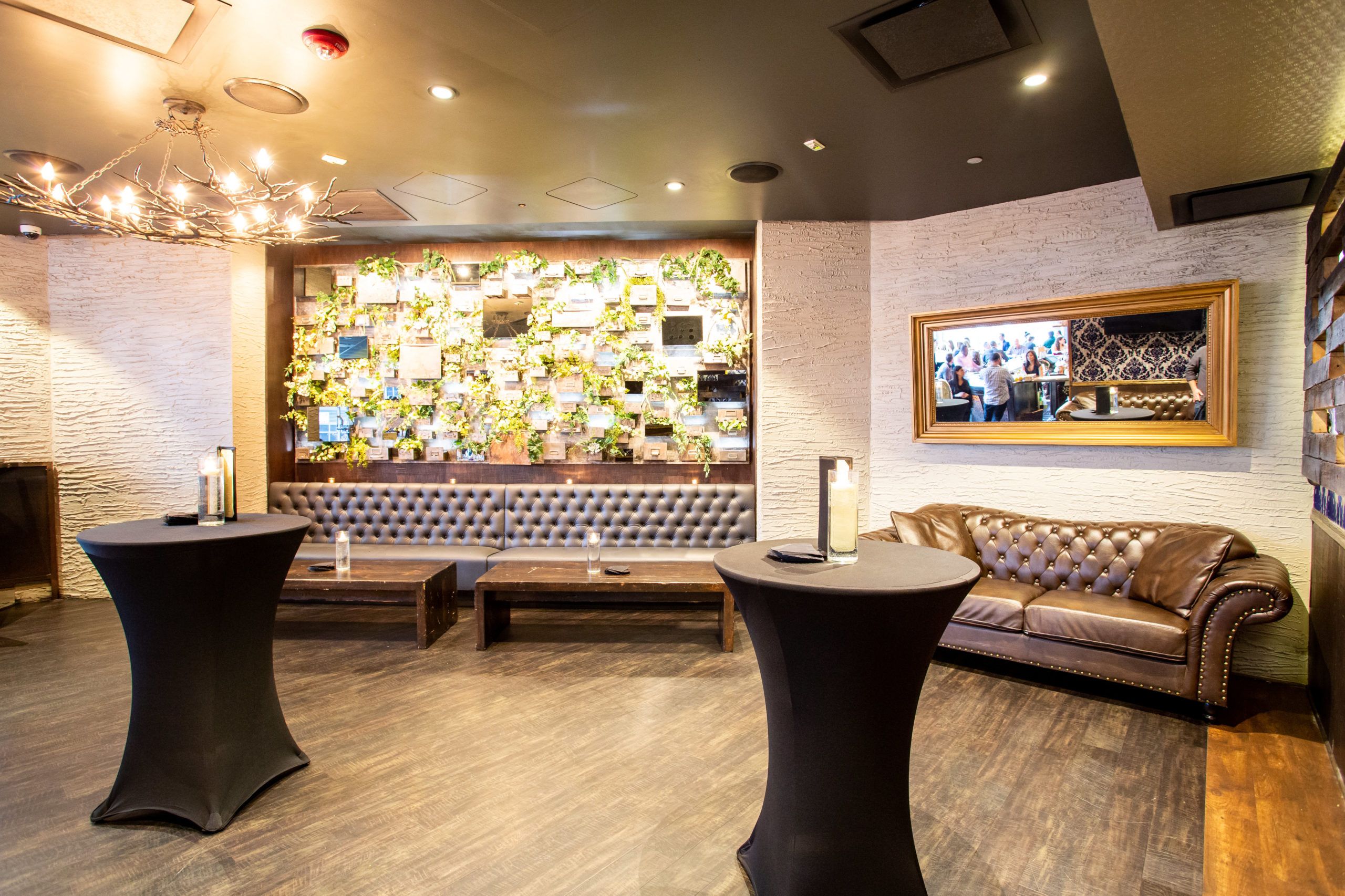 The Elevated Lounge at Siena Tavern in River North Chicago | PartySlate