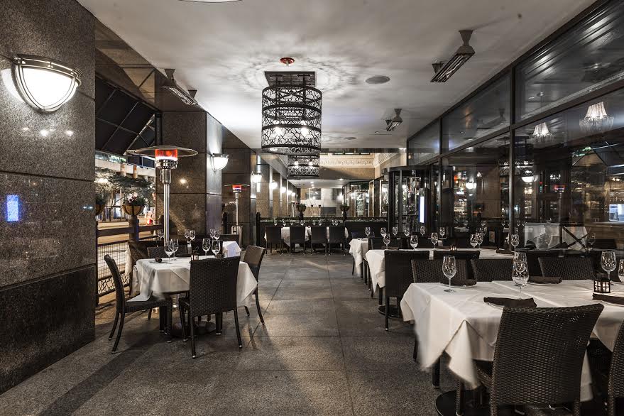 Outdoor terrace at Prime & Provisions in Chicago | PartySlate