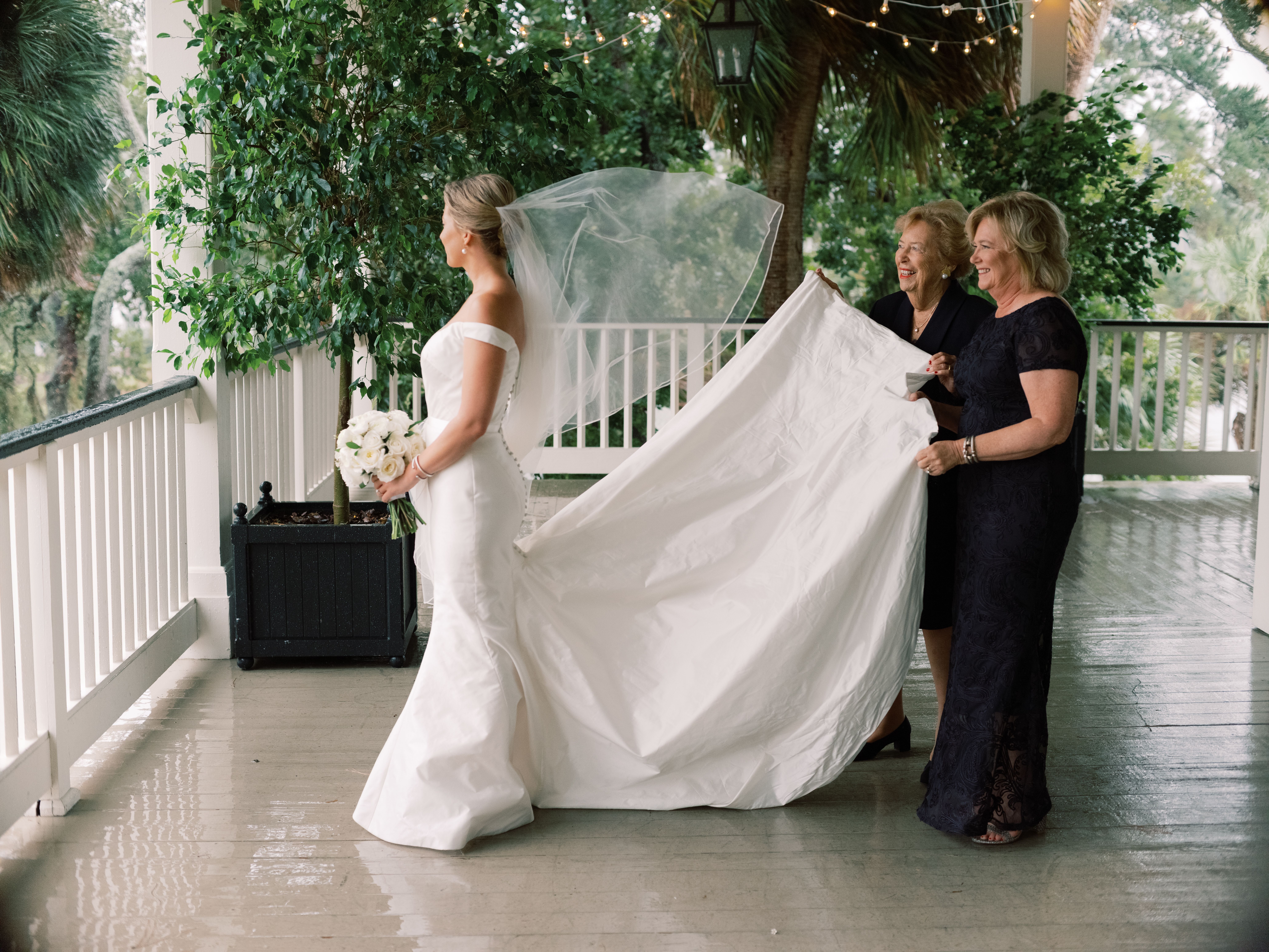 Charming Rehearsal Dinner and Wedding at Montage Palmetto Bluff | PartySlate