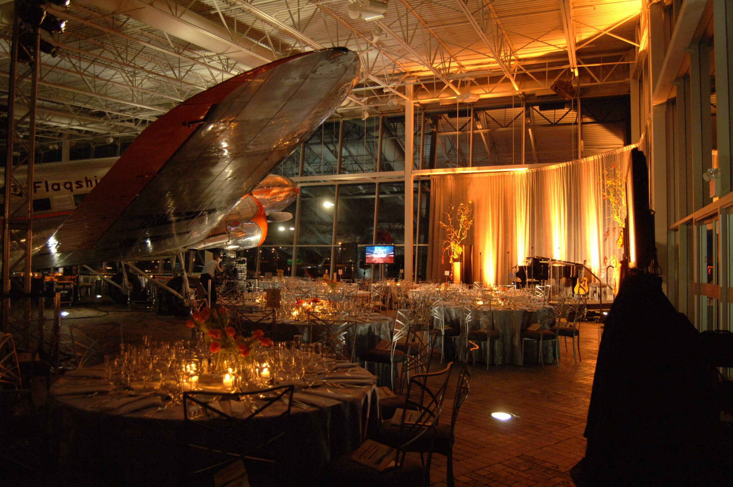The American Airlines C.R. Smith Museum wedding | PartySlate