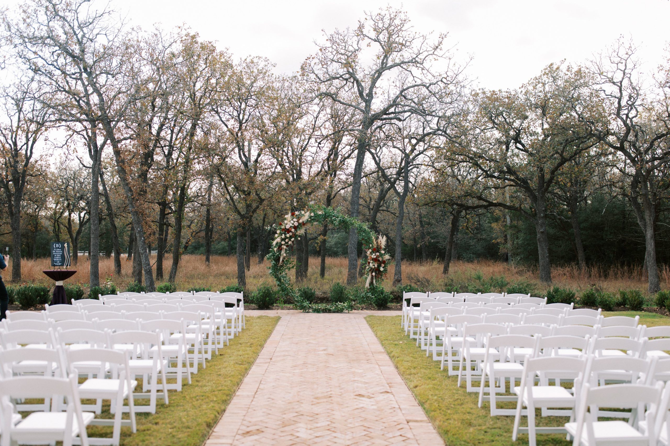 Romantic Outdoor Wedding at The Grand Lady Austin in Austin, Texas | PartySlate
