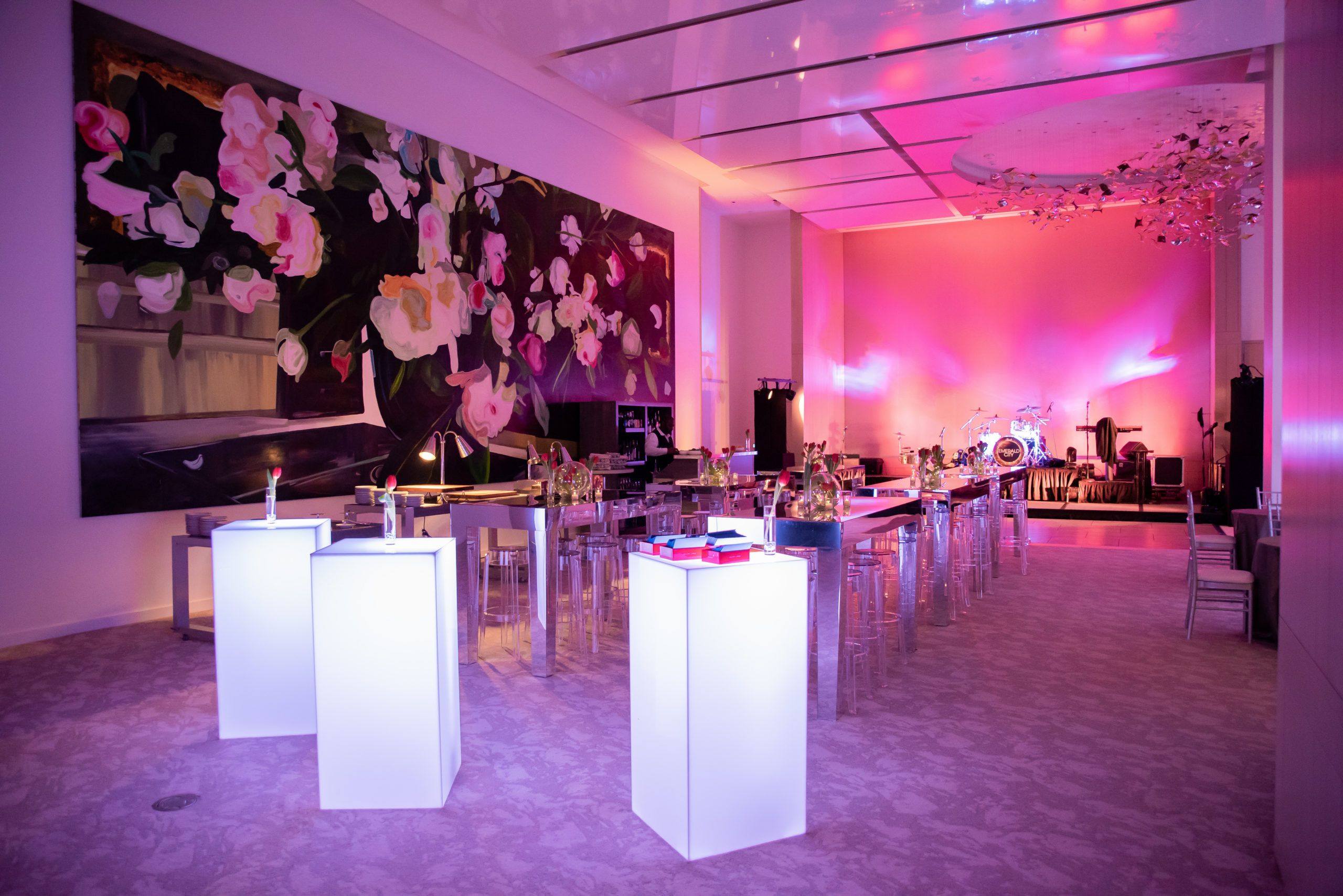 stylish holiday party at HALL Arts Hotel in dallas | PartySlate