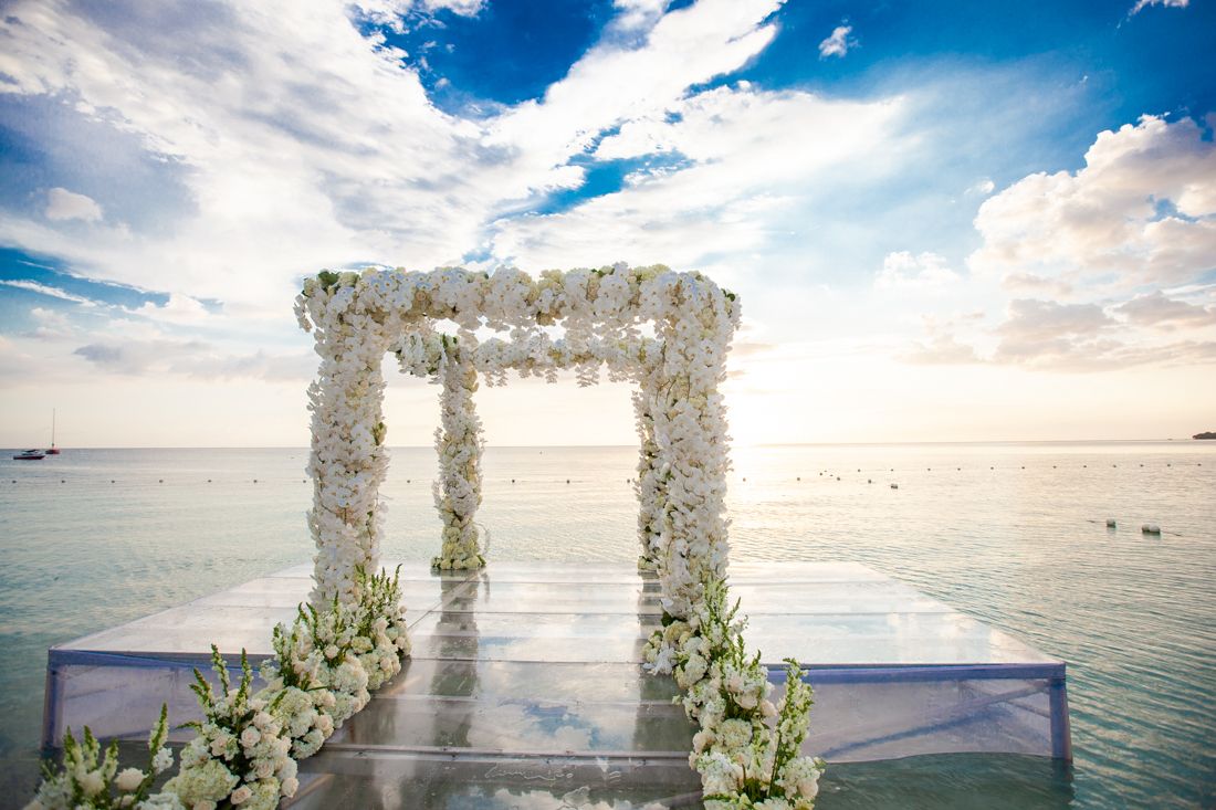White and Gold Wedding at Azul Sensatori Beach Resort in Negril, Jamaica | PartySlate