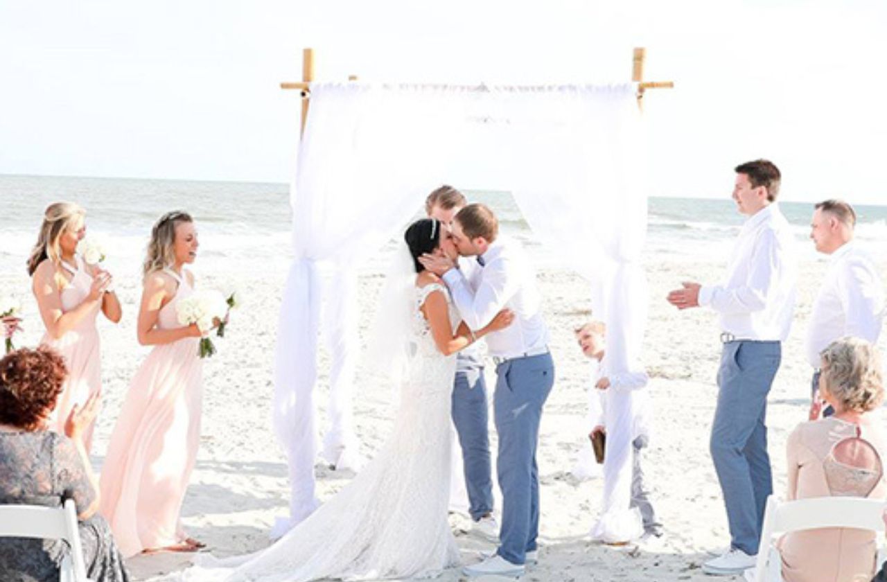outdoor beach wedding at Sonesta Resort Hilton Head Island | PartySlate