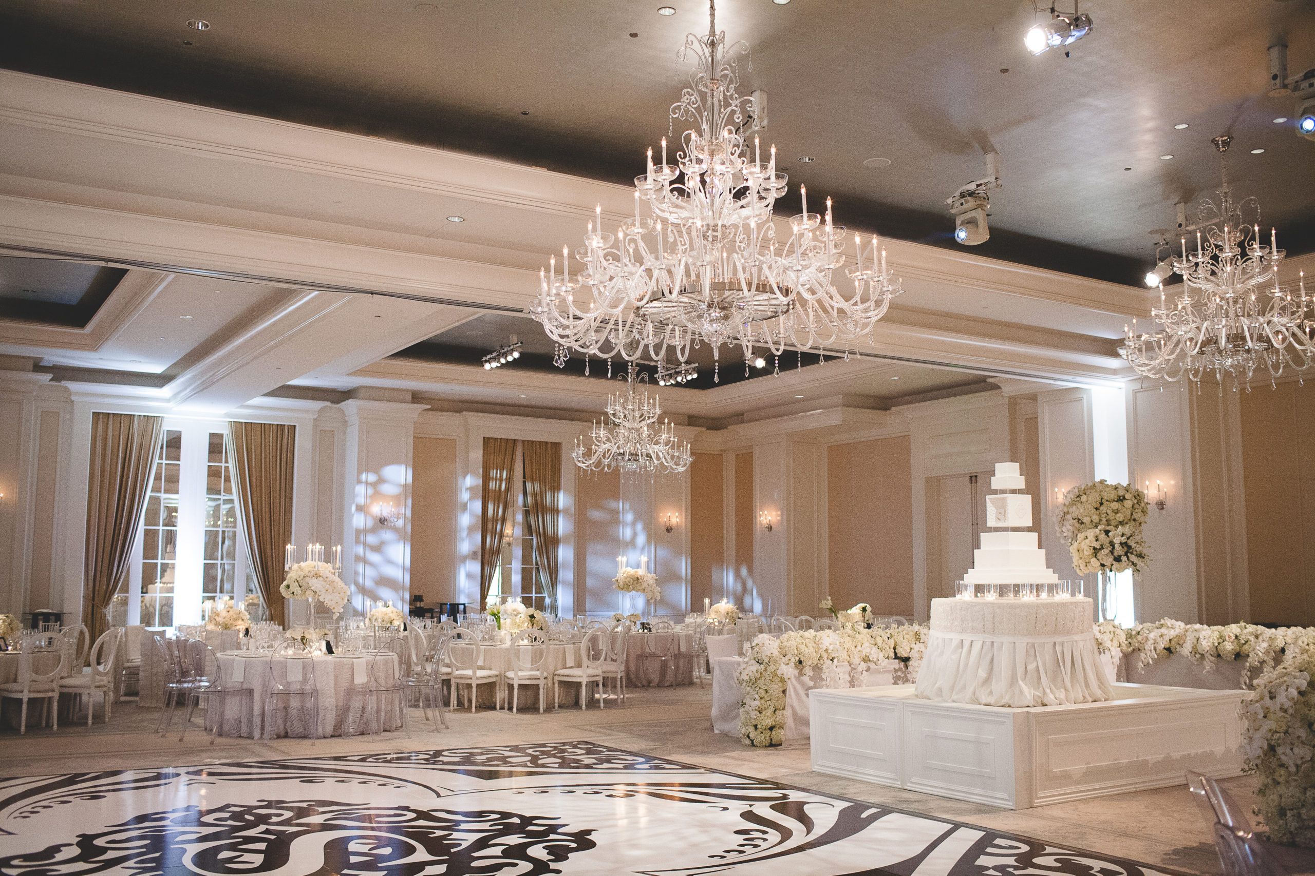 Luxurious Black and White Wedding
