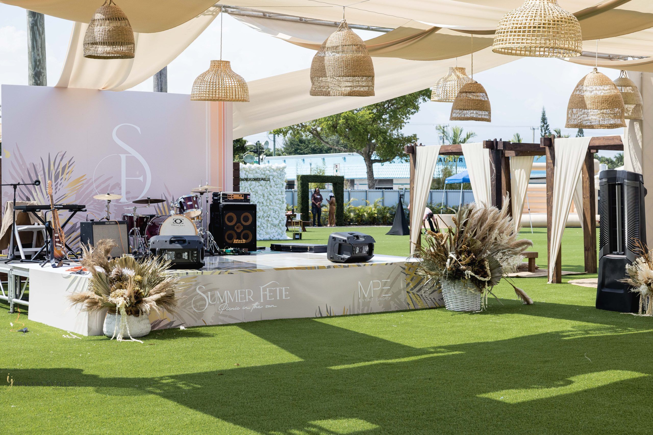 Summer Fete, Picnic in the Sun