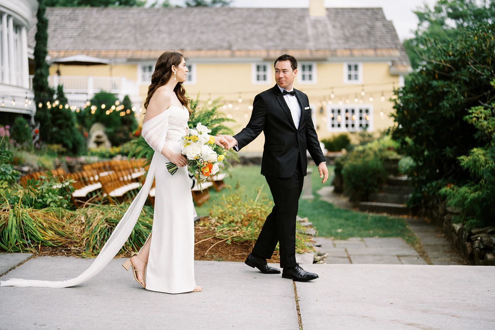 Timeless Wedding at The Bedford Village Inn in Bedford, New Hampshire | PartySlate