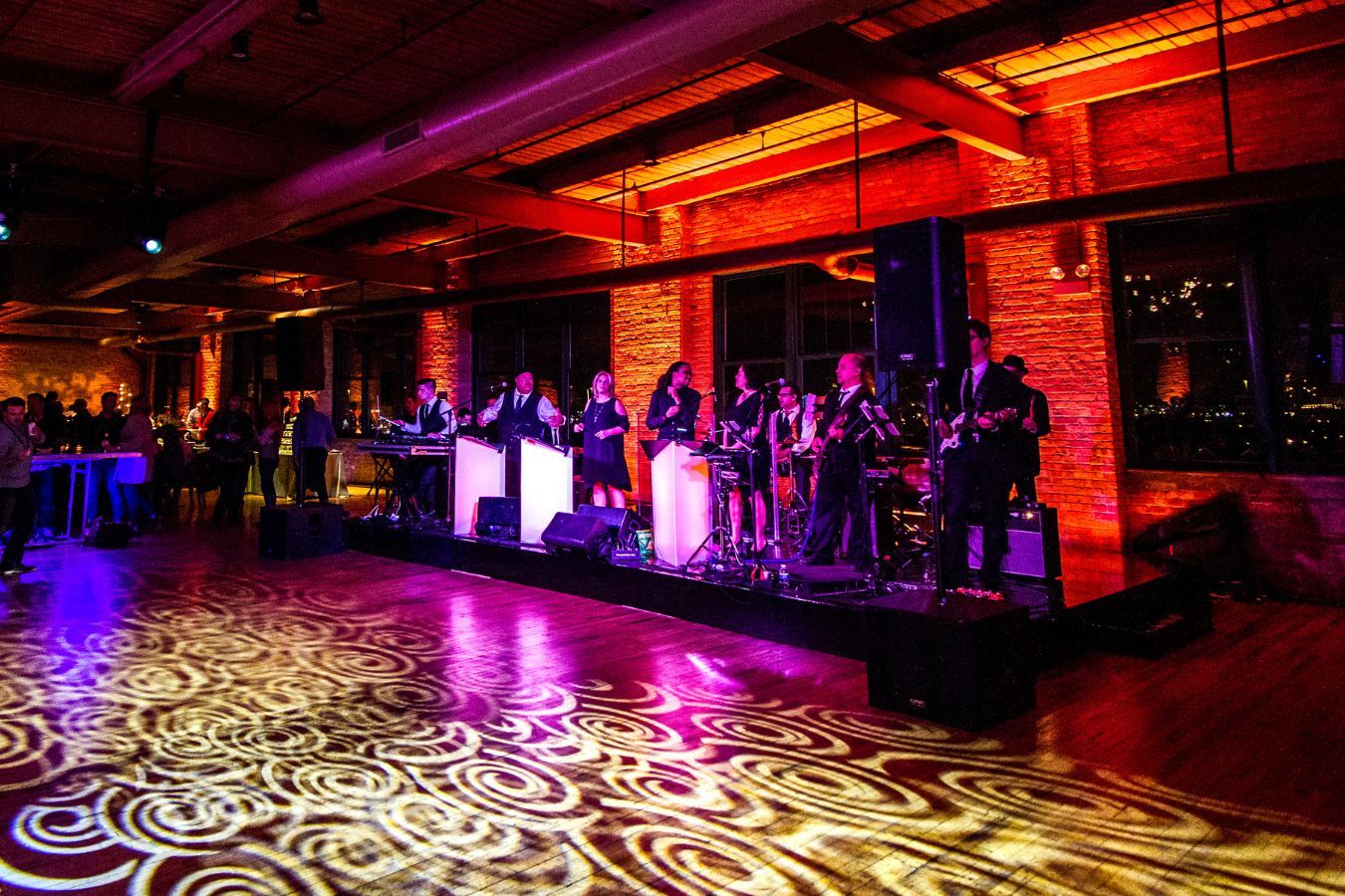 TRENDY CORPORATE EVENT AT BRIDGEPORT ART CENTER IN CHICAGO, ILLINOIS