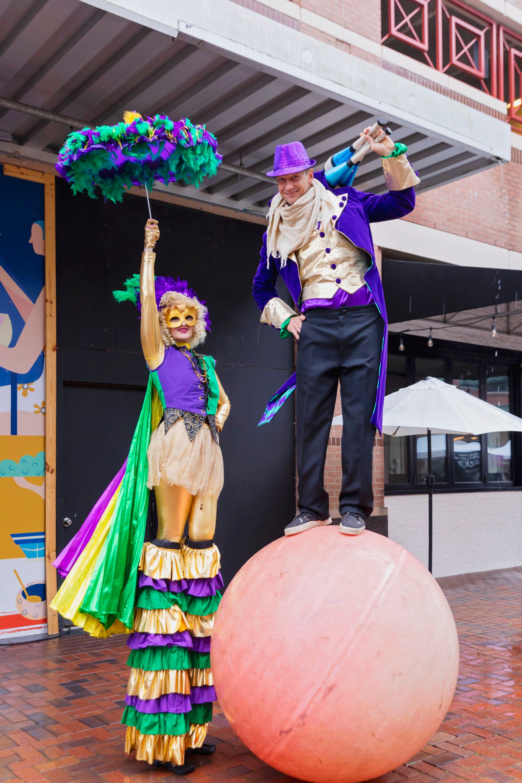 16 Steps for Hosting an Epic Mardi Gras Themed Party - PartySlate 16 Steps for Hosting an Epic Mardi Gras Themed Party - PartySlate