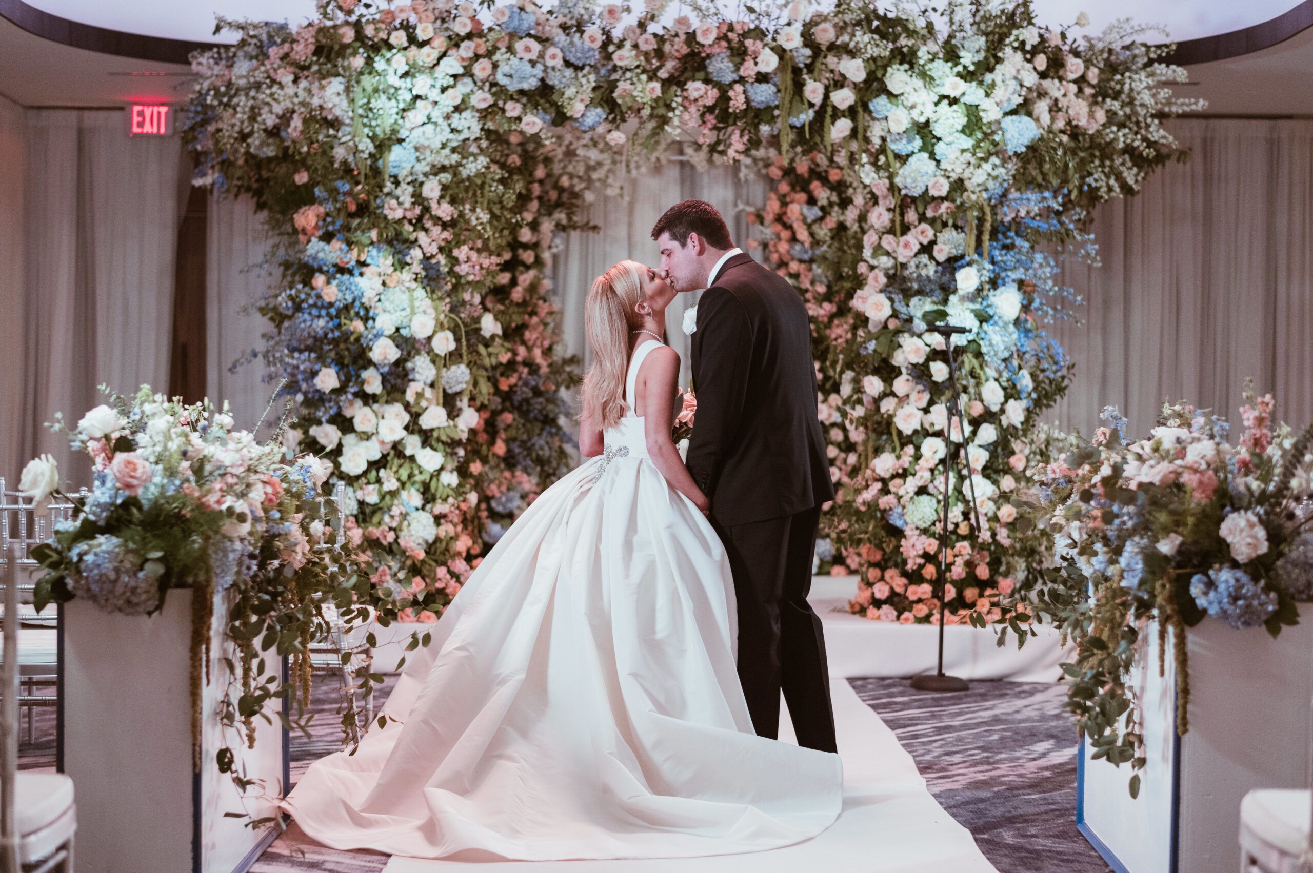 13 Luxury Houston Ballroom Venues That Define Elegance [2023]