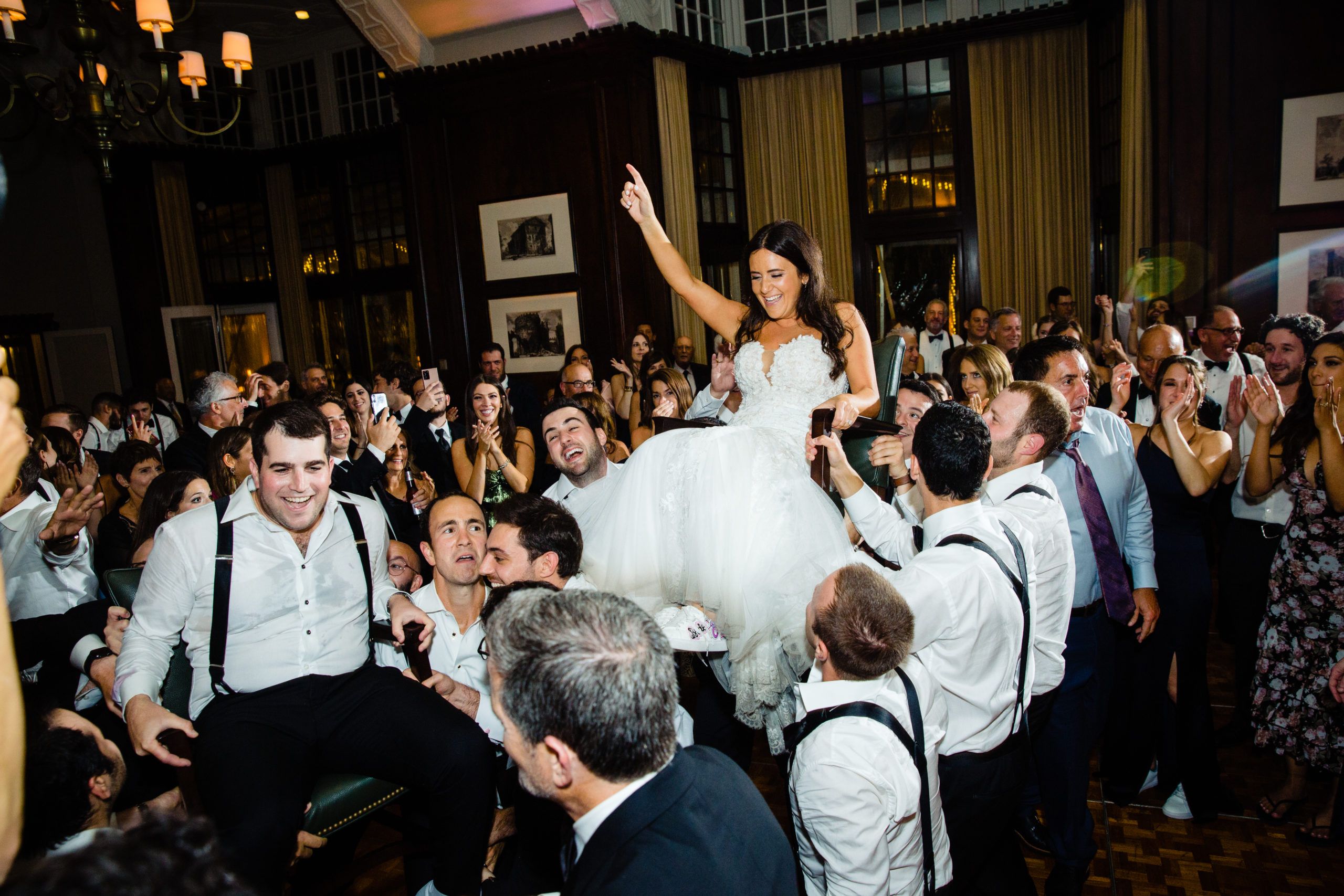 Luxurious and Timeless Wedding | Lakeshore Country Club