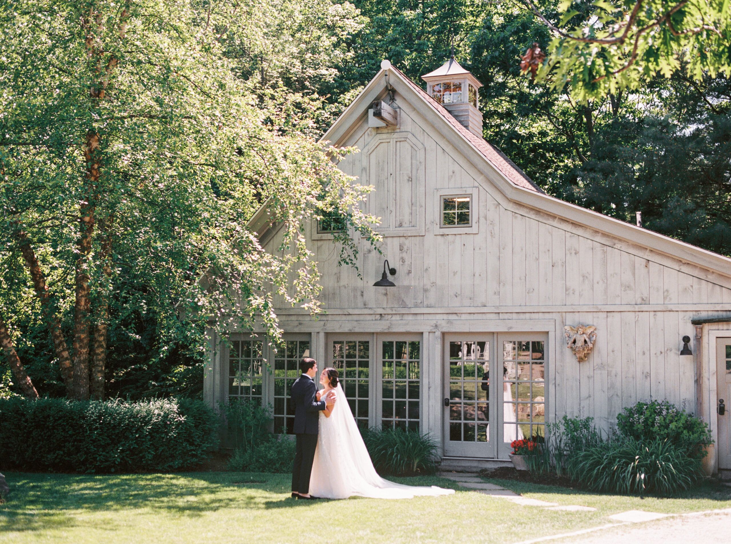 Romantic Outdoor Wedding at Kennebunkport Resort: Hidden Pond