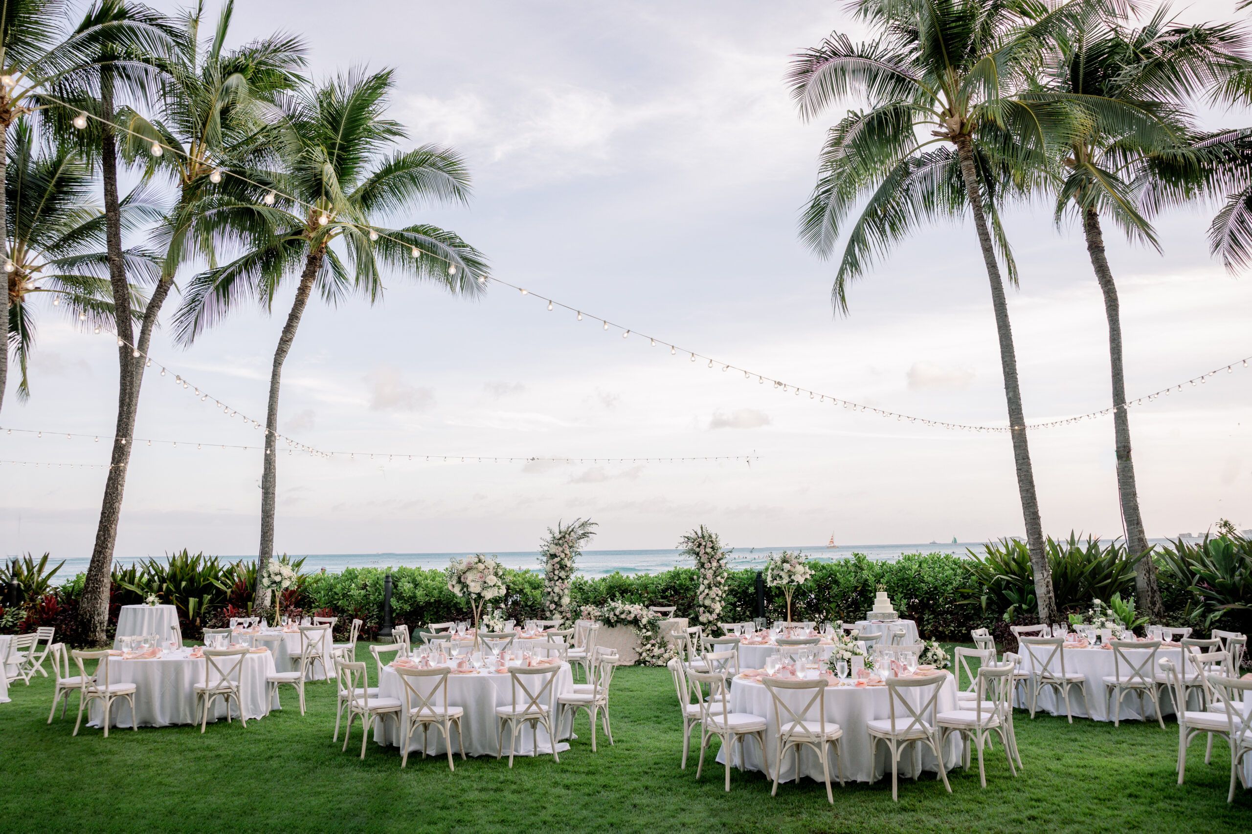 Tropical Wedding at Moana Surfrider Westin Resort & Spa in Honolulu, Hawaii
