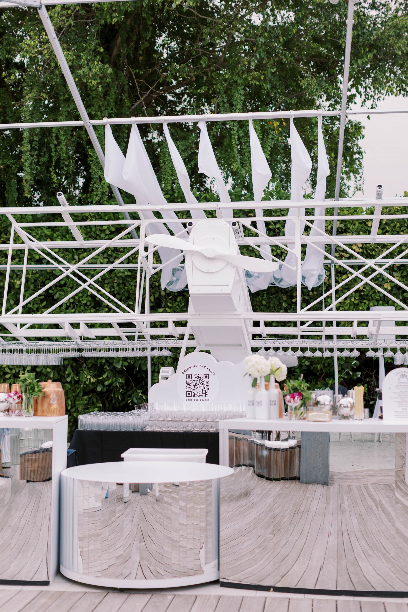 White airplane décor