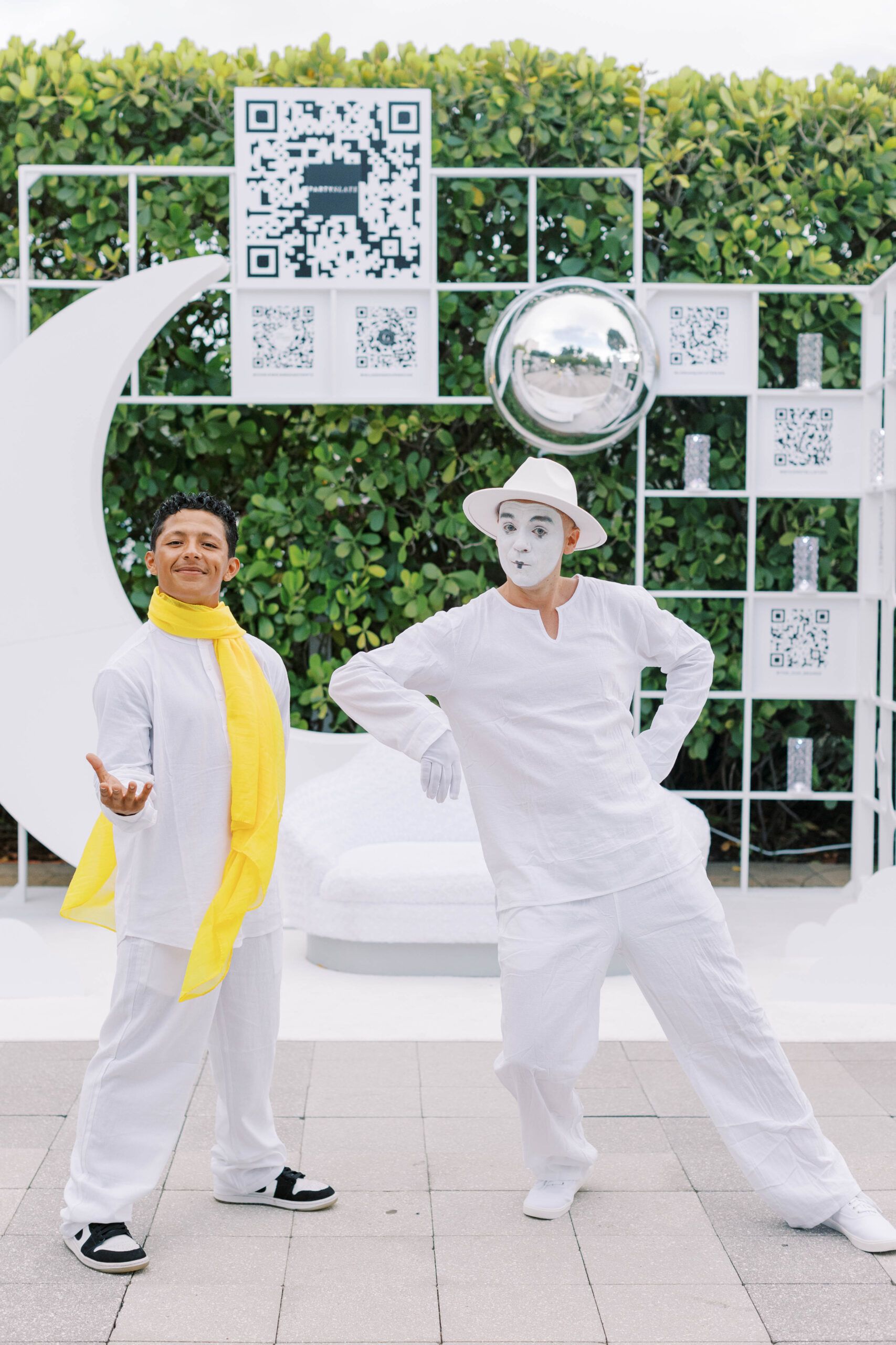 A mime posing for a photo