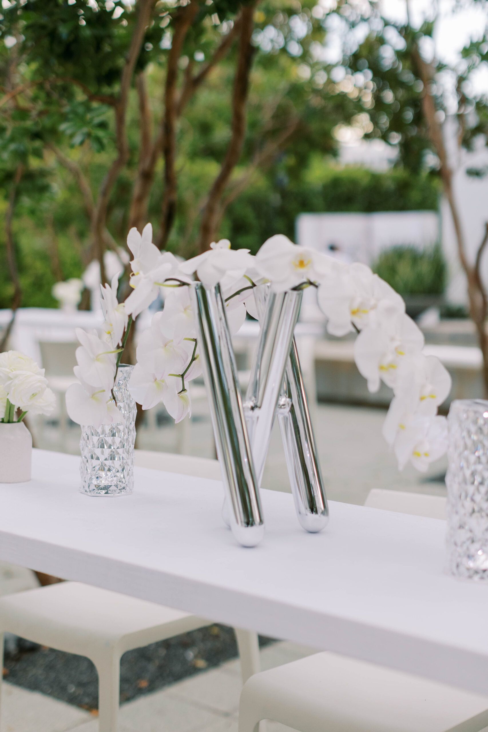 Metallic and floral centerpieces