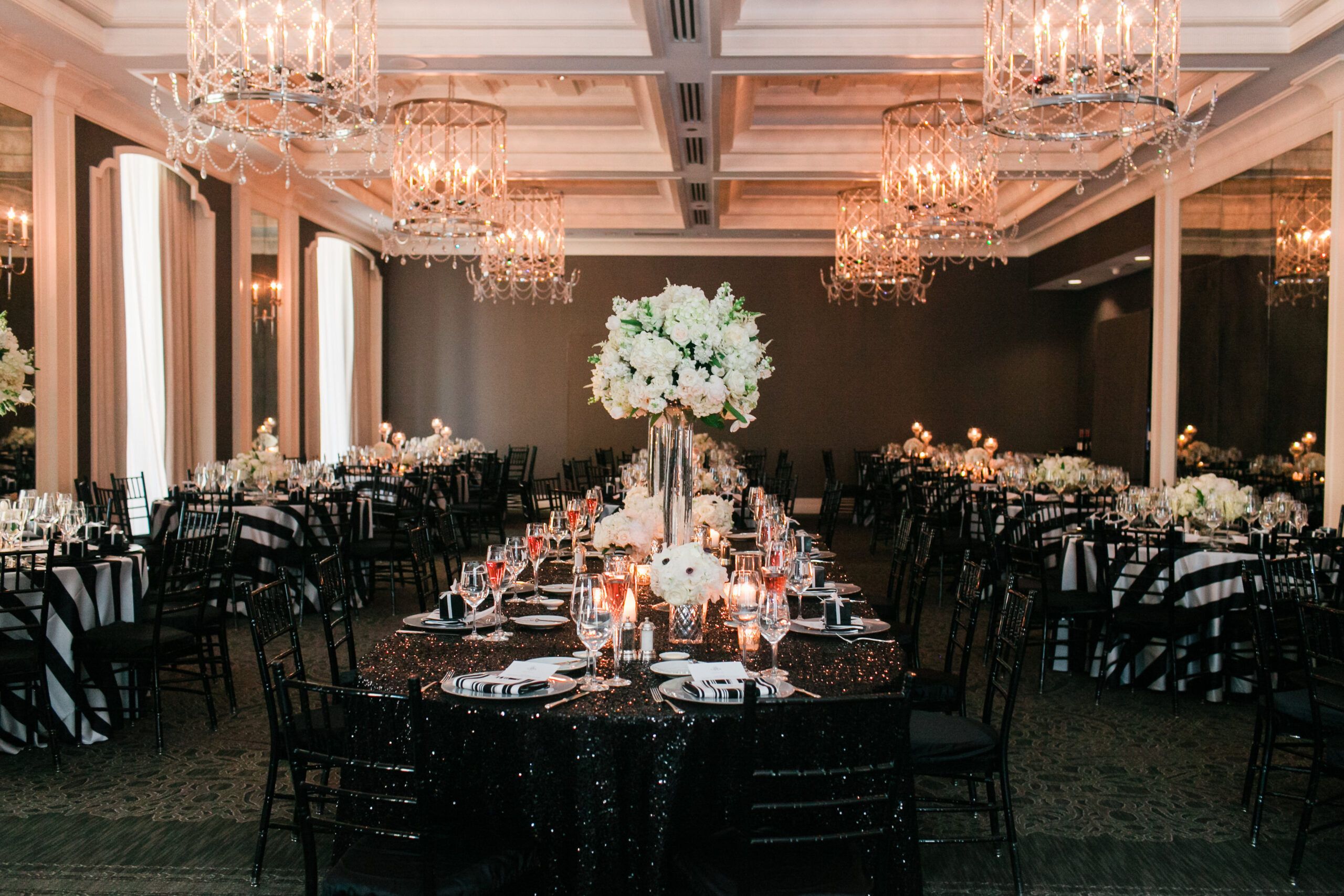 Black & White Kate Spade Inspired Waldorf Astoria Chicago Wedding