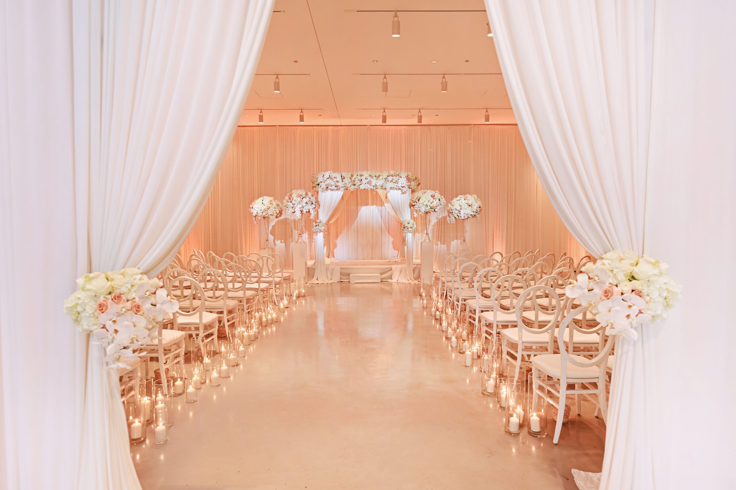 Modern and Charming Wedding at Venue SIX10 in Chicago, Illinois