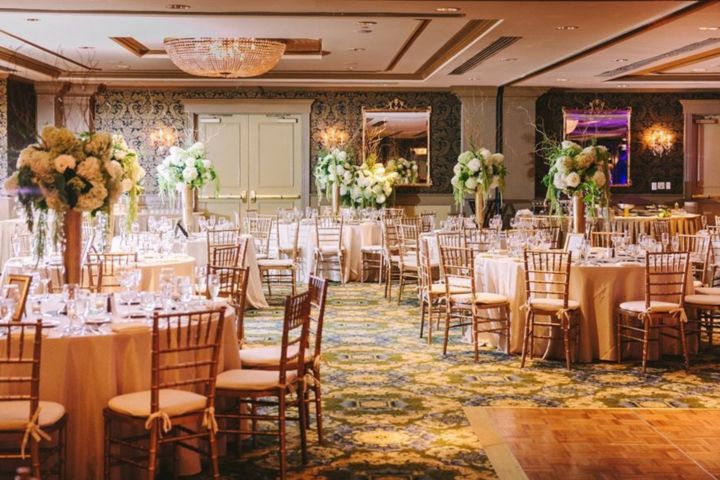Hotel Viking wedding ballroom
