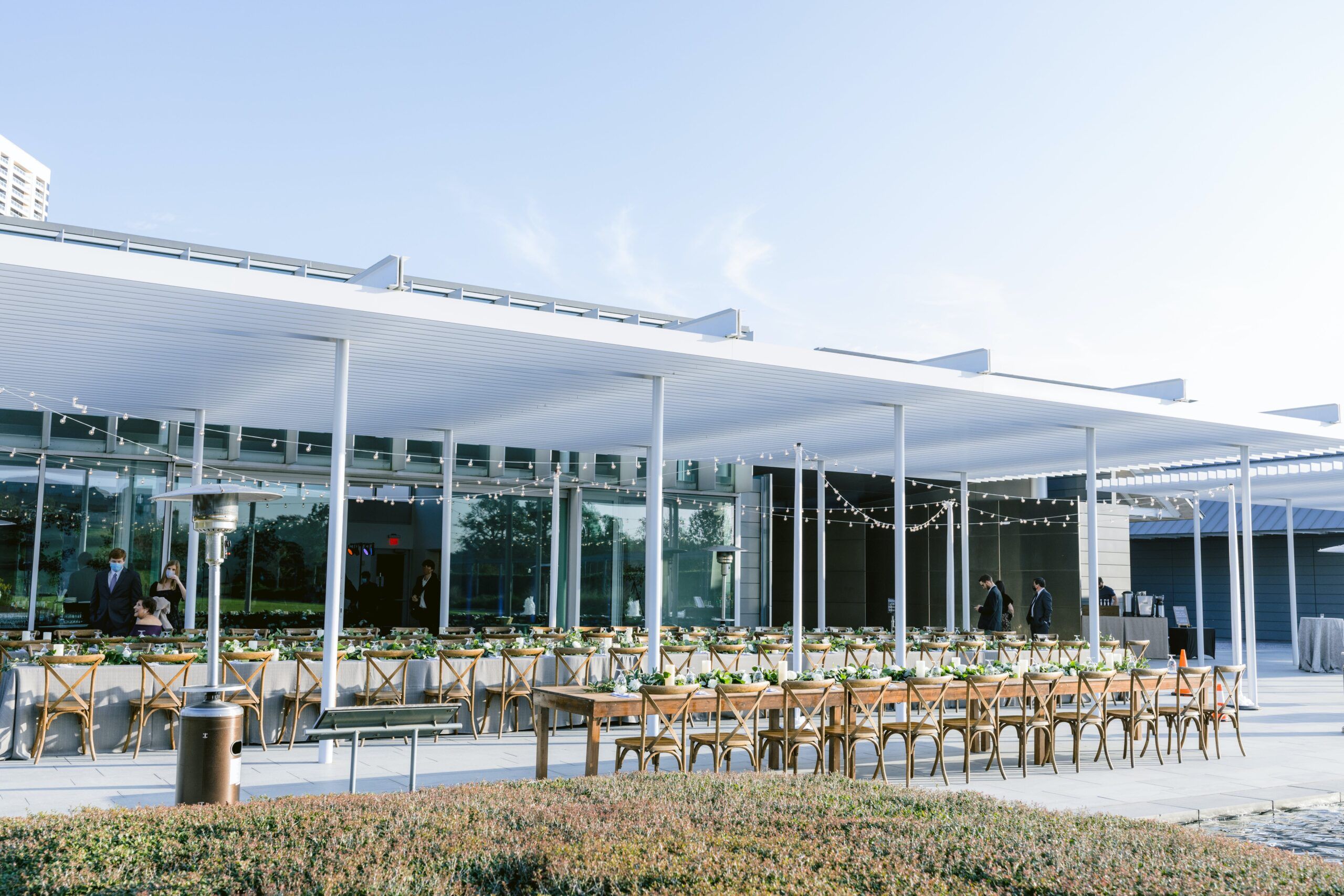 Rachel & Brandon's Classic Garden Wedding