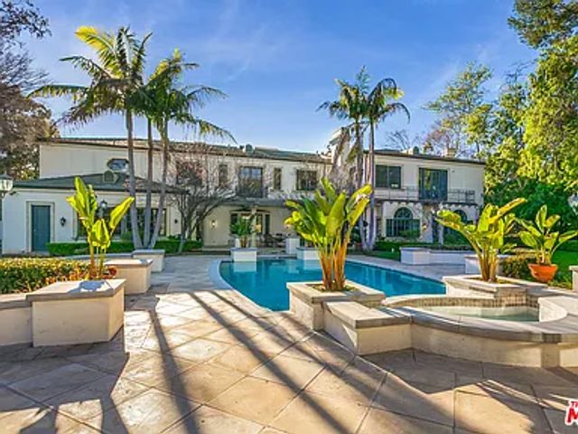 Featured photo from The Maple Four