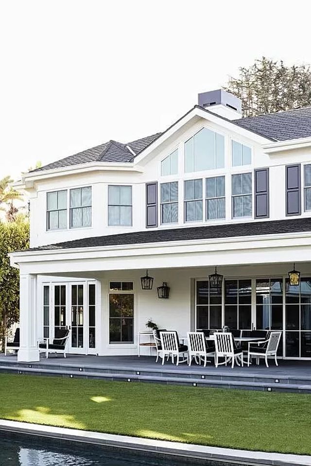 Featured photo from The Pampas One