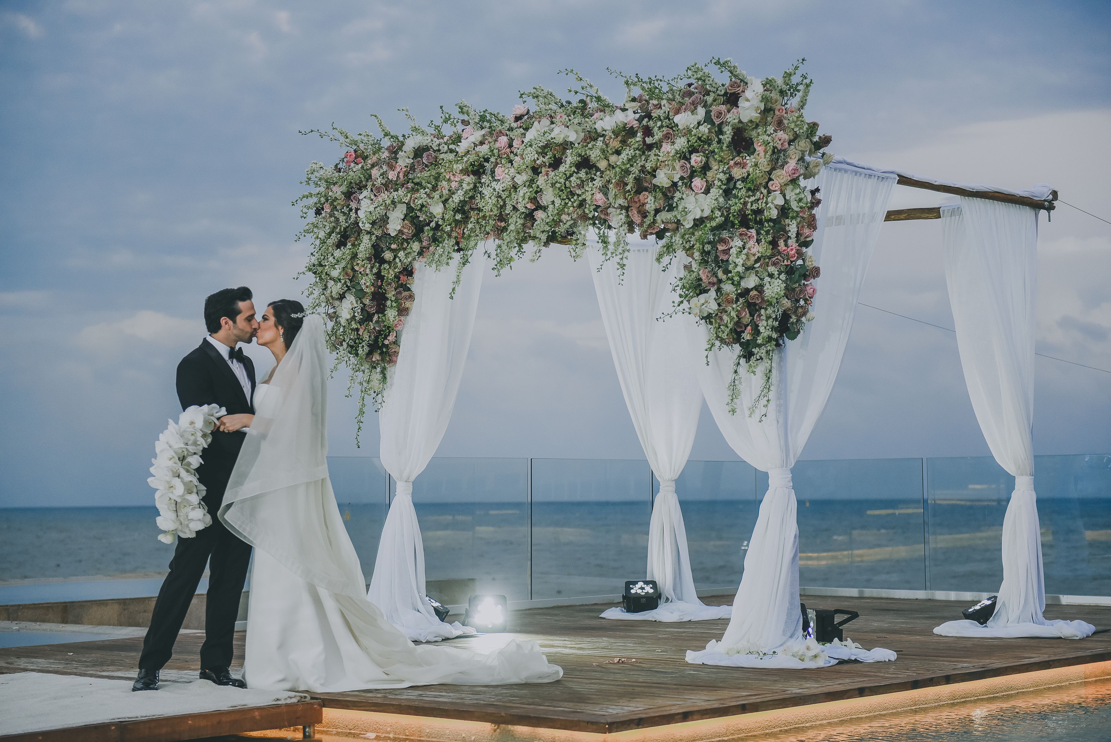 Cover photo of Unique Design Studios