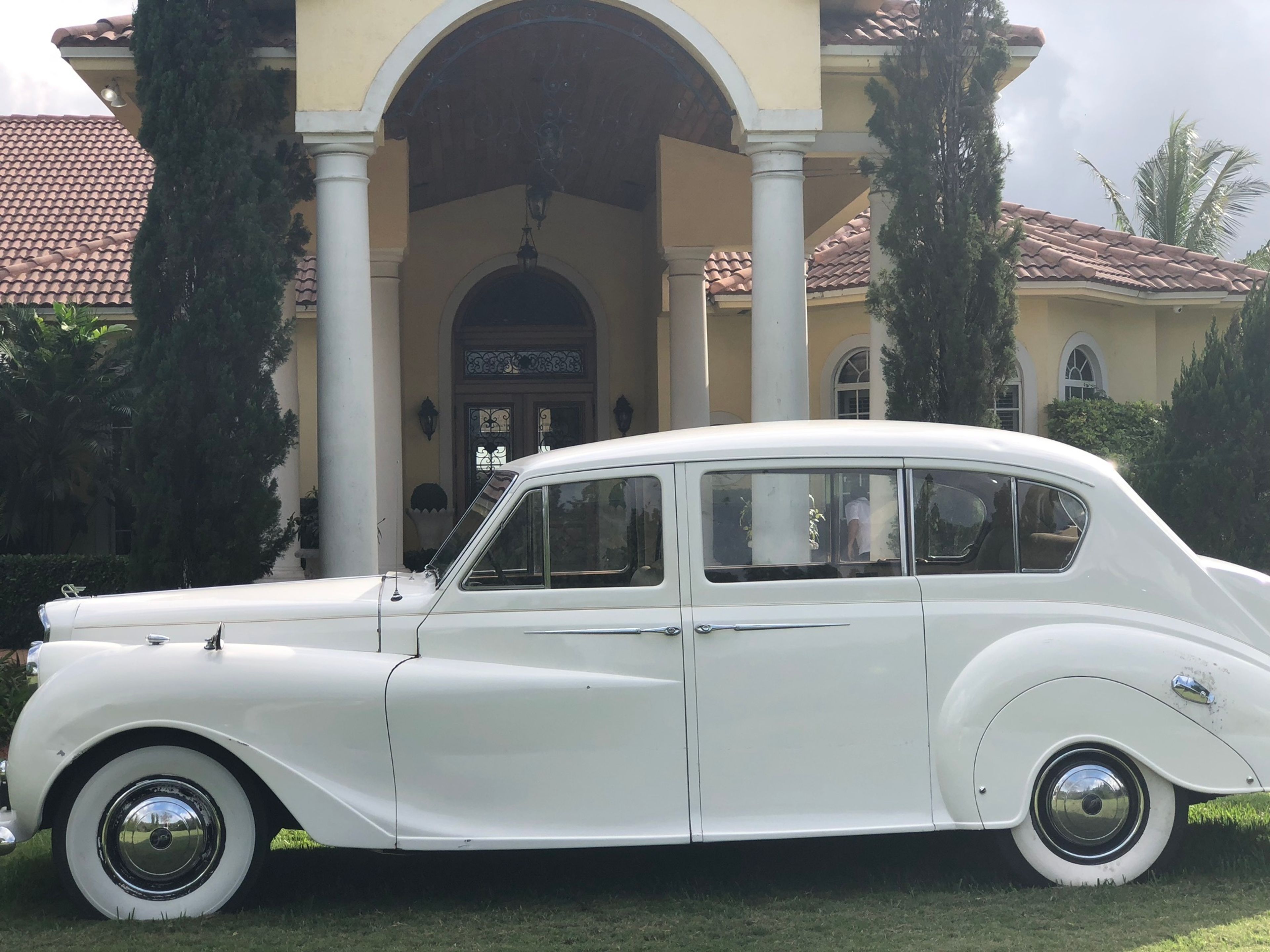 Cover photo of Via Bella Estate