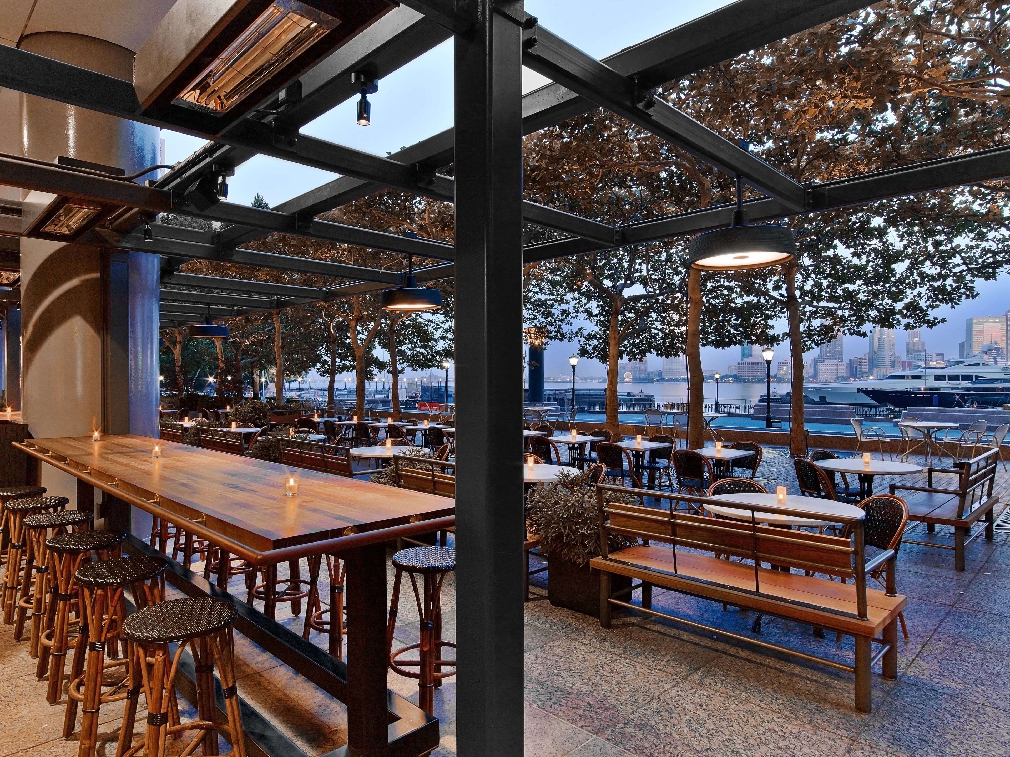 Cover photo of Le District