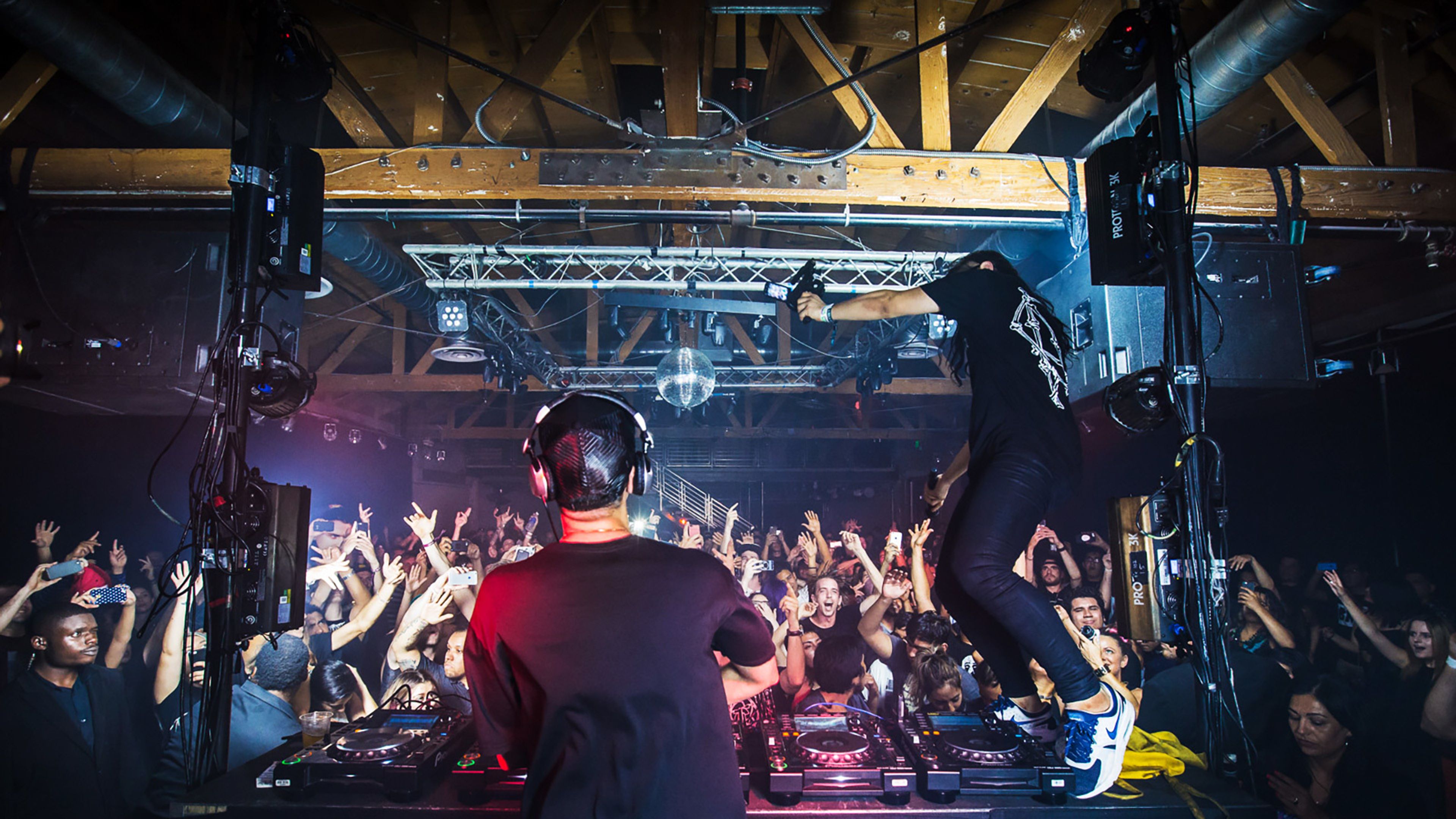 Cover photo of Lot 613