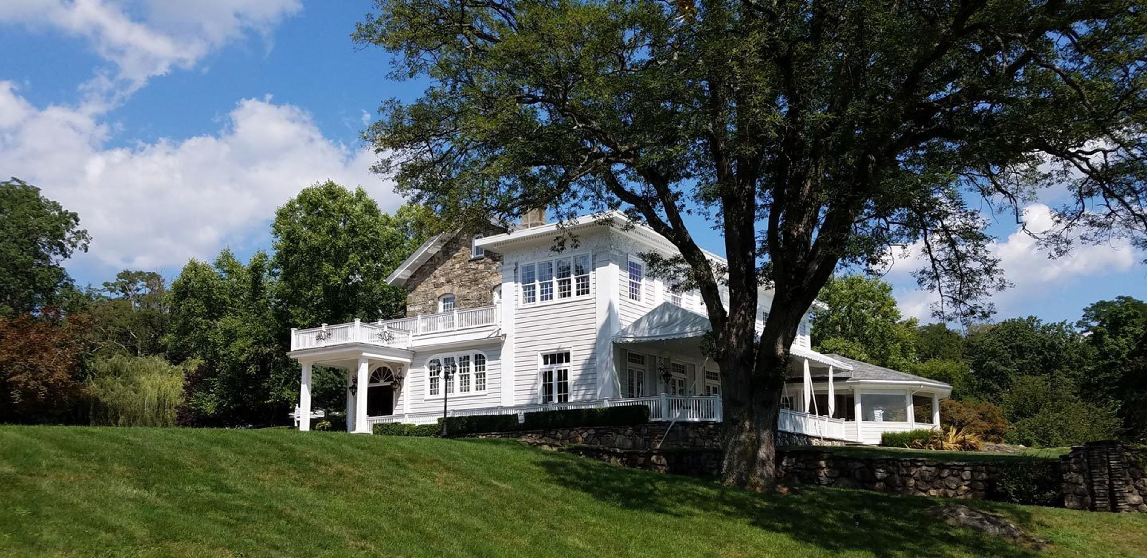 Cover photo of Monteverde at Oldstone