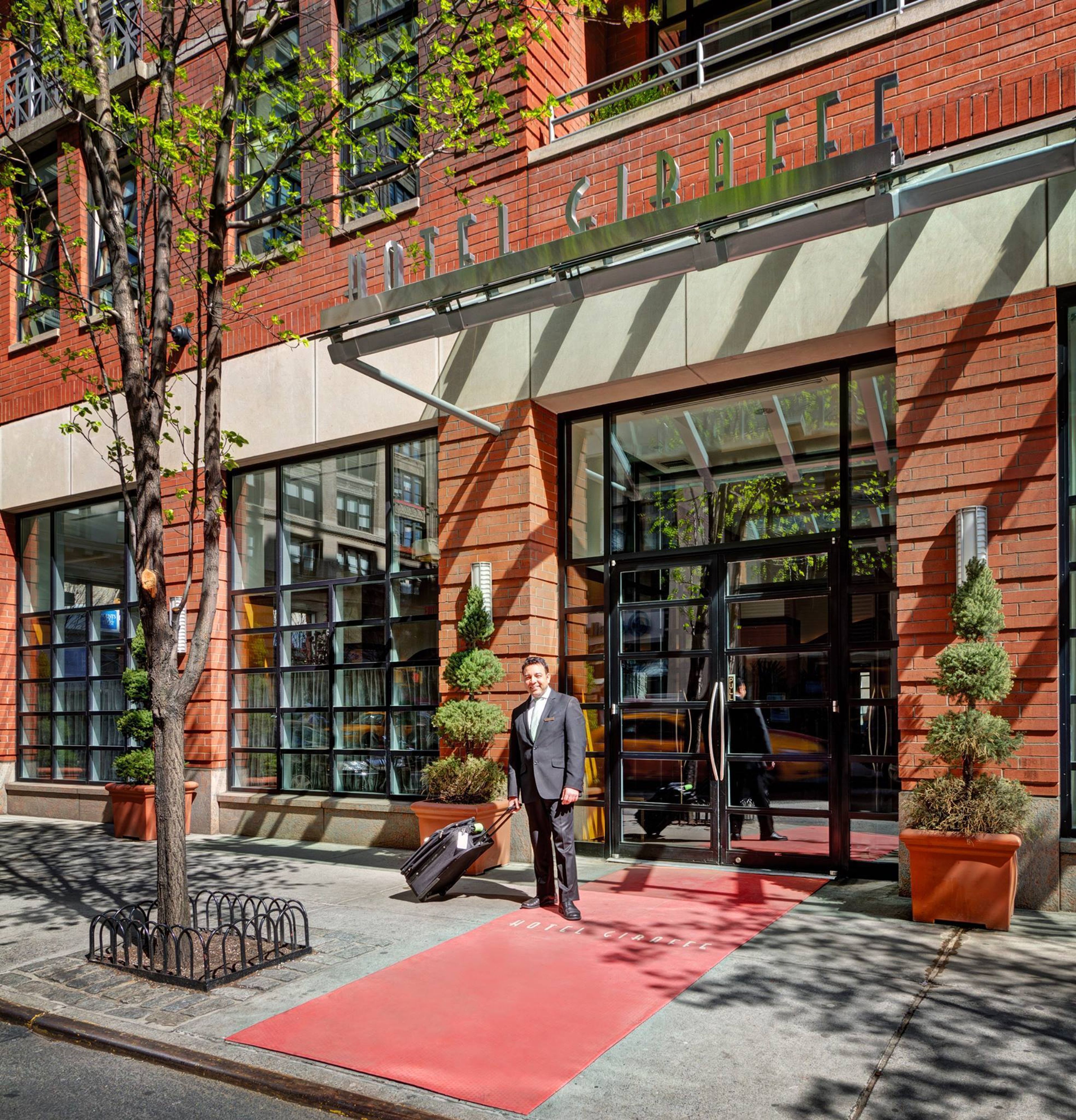 Cover photo of Hotel Giraffe