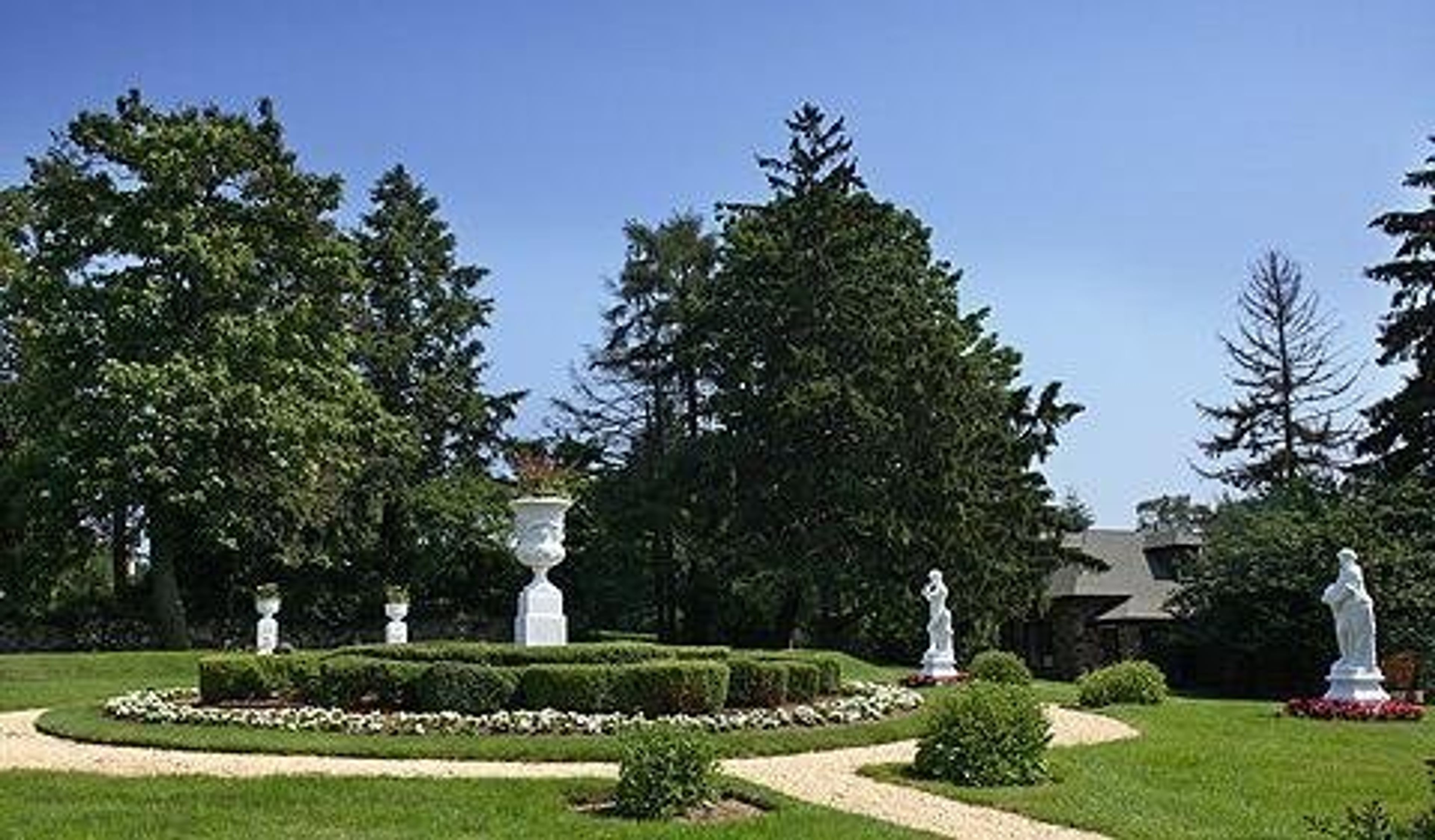 Cover photo of Tarrytown House Estate