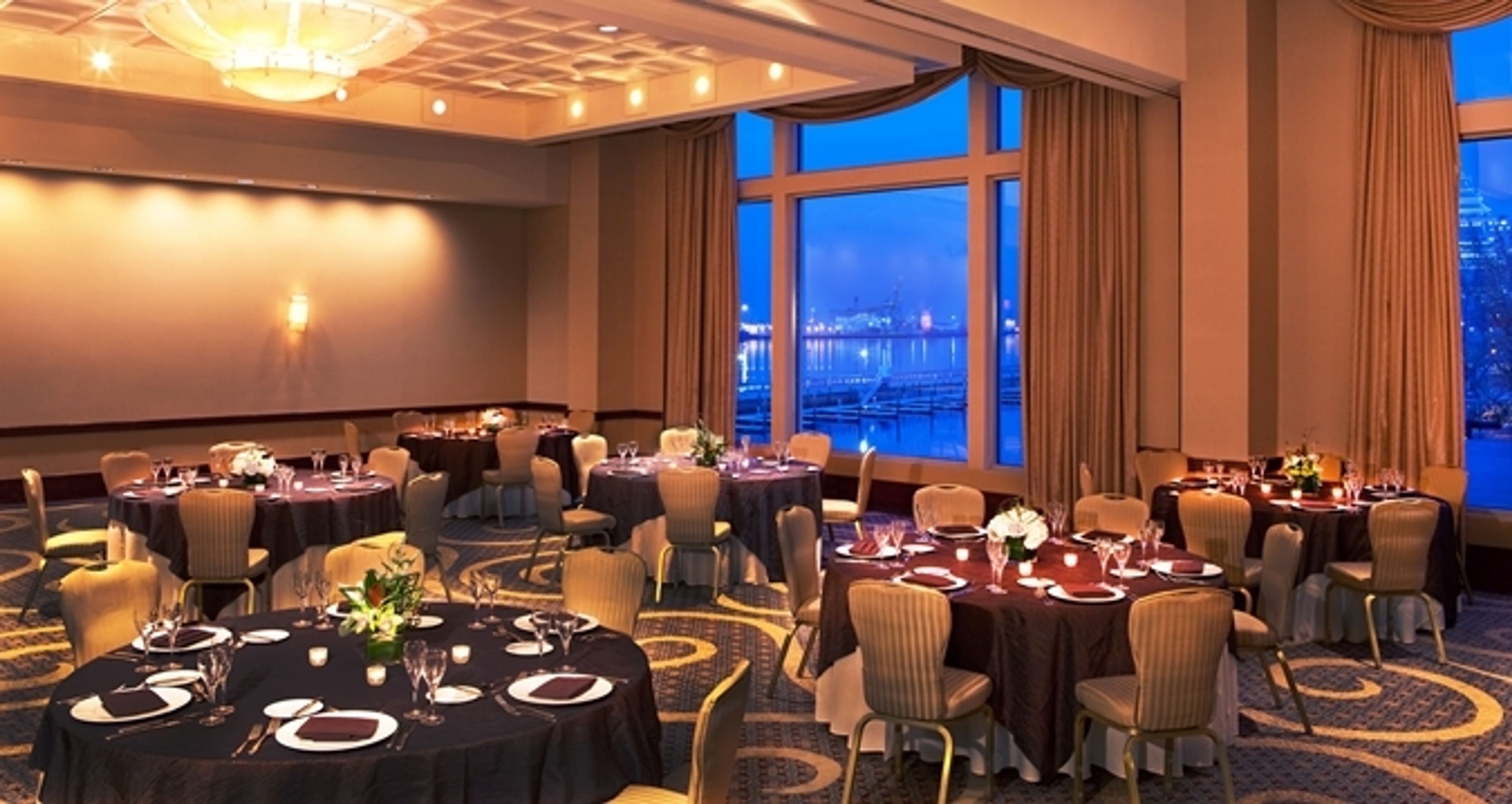 Cover photo of Hilton Philadelphia at Penn's Landing